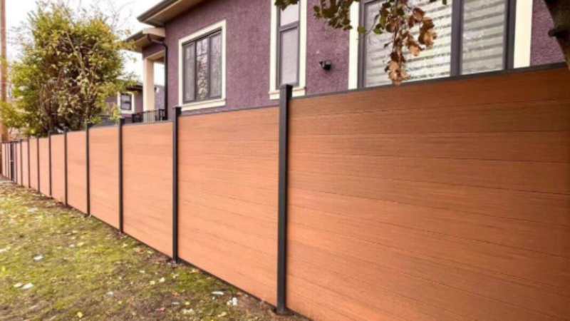 How to Choose the Best WPC Fencing Supplier in 2025